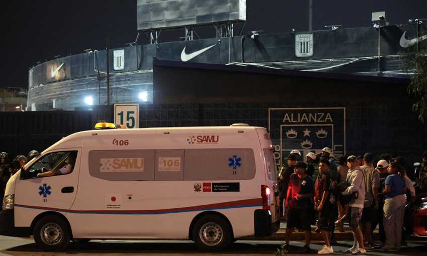 بي بي سي: وفاة مشجع وإصابة العشرات في ملعب أليانزا ليما البيروفي