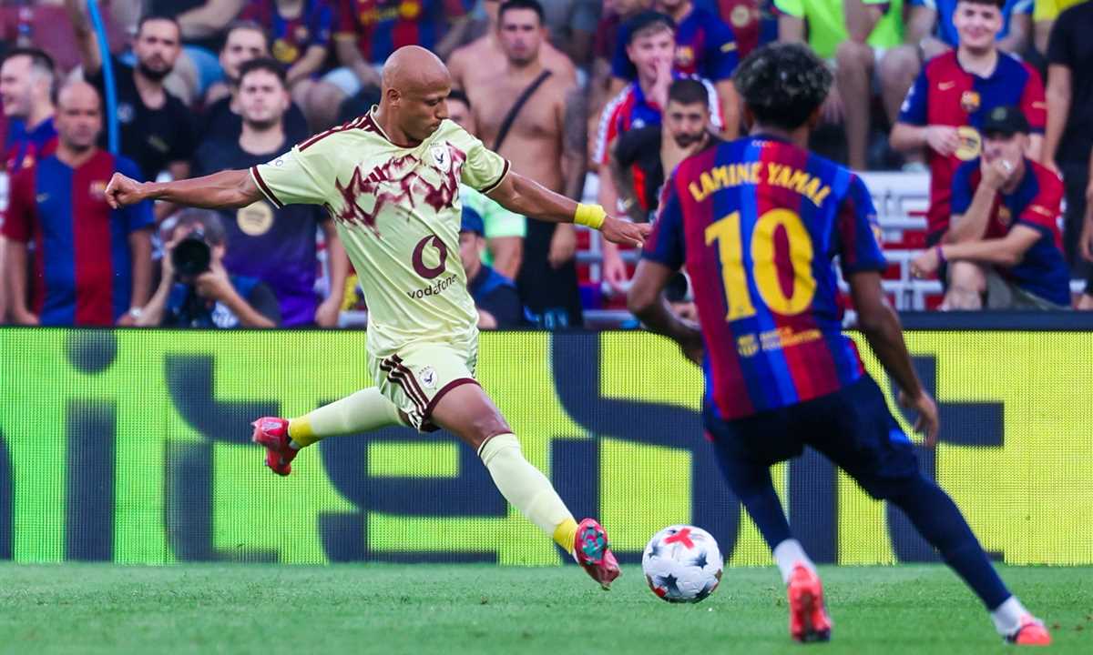 عمرو الجزار - لامين يامال - الأهلي ضد برشلونة