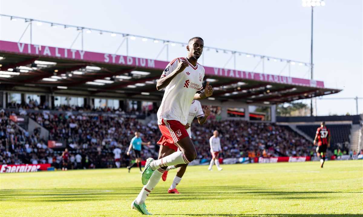 إيزاك كسر رقم الموسم الماضي.. ليفربول ينتصر على بورنموث بهدف وحيد