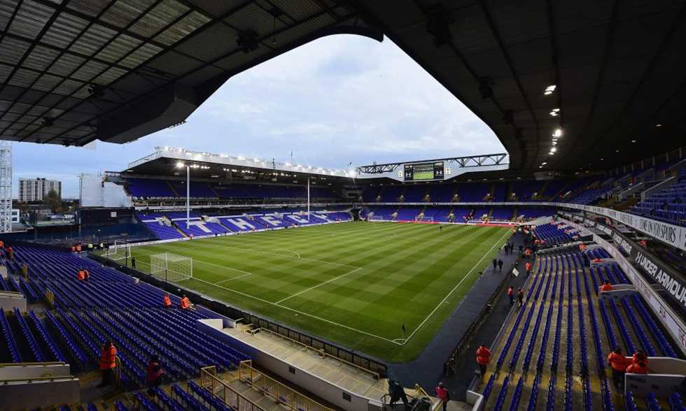 تايمز: مالك "فيس بوك" يرغب في شراء توتنام