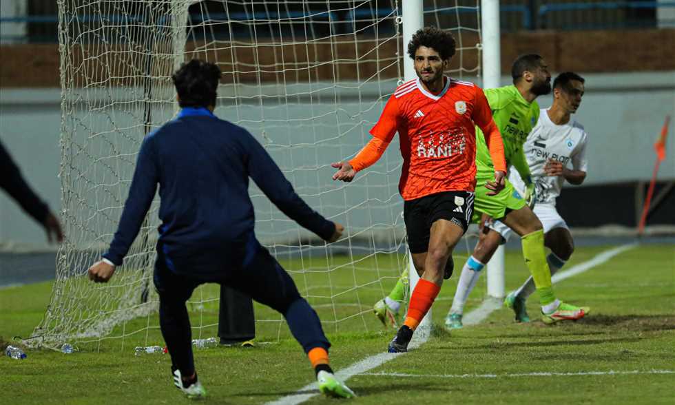 الصالح سبورت : 
                                تشكيل فاركو: عمرو ناصر وأحمد جمال يقودان الهجوم ضد الزمالك
                            