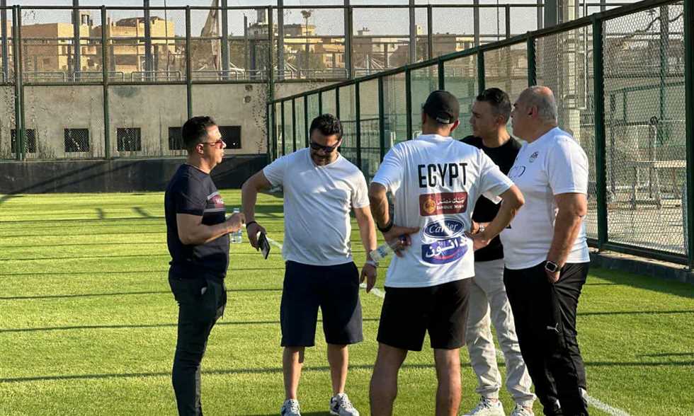 شبكة الحلم : 
                                بحضور أحمد حسن والحضري.. منتخب الشباب يؤدي تدريبه الأول استعدادا لوديتي الكويت
                            