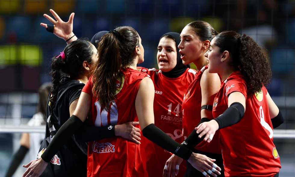 كرة طائرة – الأهلي يتوج بكأس السوبر للسيدات بعد الفوز على الزمالك