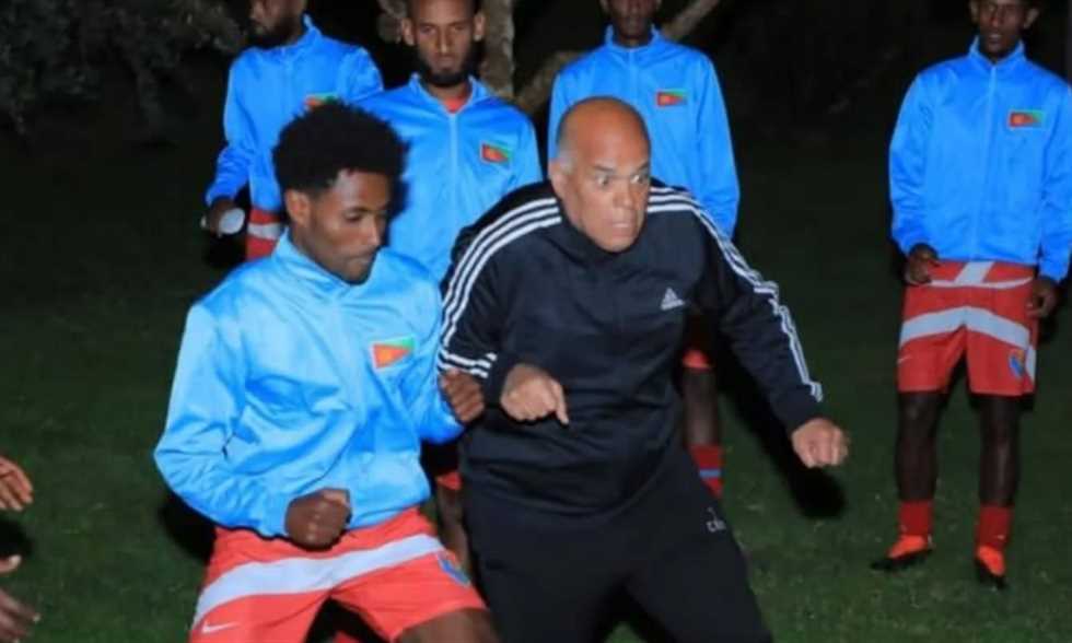 هشام يكن يقود تدريبات منتخب إريتريا