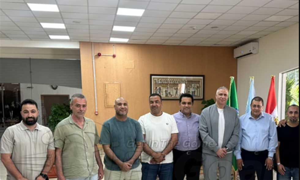 موقع الملاعب : 
                                    
                                خبر في الجول - مجدي عبد العاطي يوقع عقود تدريب أبو قير للأسمدة
                            