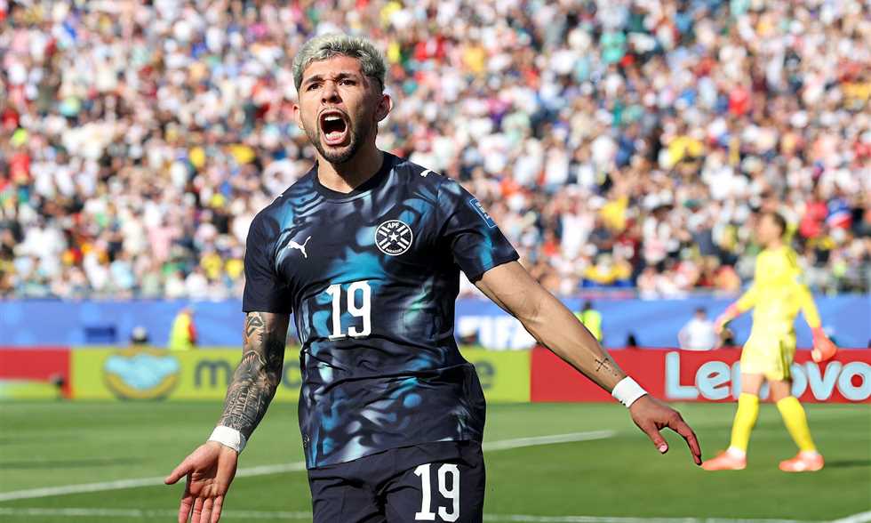 موقع الملاعب : 
                                كأس العالم - بعد إقصاء ألمانيا.. رئيس باراجواي يعلن الثلاثاء عطلة رسمية في البلاد
                            