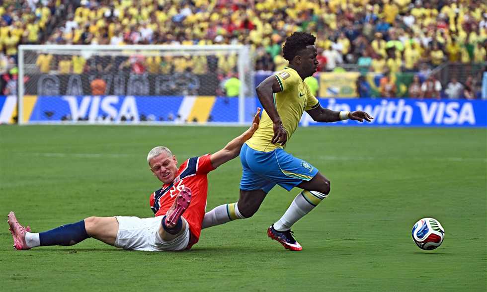 برونو جيماريش يهدر ركلة جزاء في مباراة البرازيل والنرويج بكأس العالم