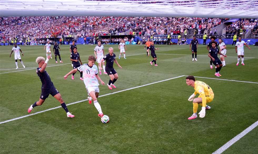 بلجيكا تفتتح التسجيل بثلاثية في مرمى أمريكا بدور الـ16 لكأس العالم
