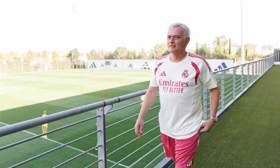 موقع الملاعب :
مورينيو: أنا هنا في مهمة لأجل ريال مدريد