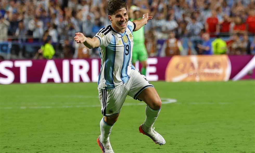 ألفاريز يثمن صعوبة الفوز على سويسرا في كأس العالم ويشيد بالتحديات القادمة