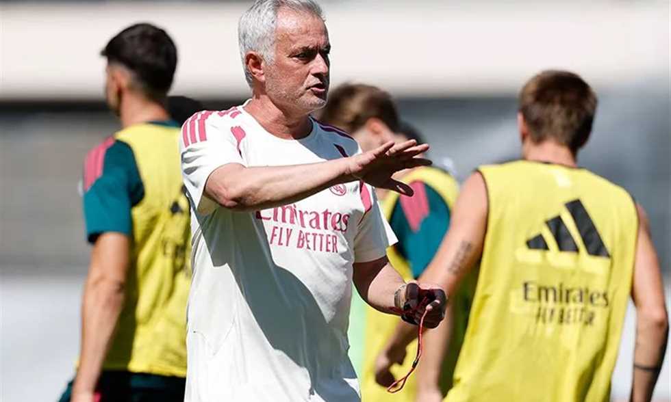 موقع الملاعب : 
                                ريال مدريد يخوض التدريب الأول تحت قيادة جوزيه مورينيو
                            