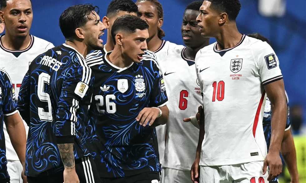 مباشر كأس العالم - إنجلترا (0)-(0) الأرجنتين.. تدخلات قوية