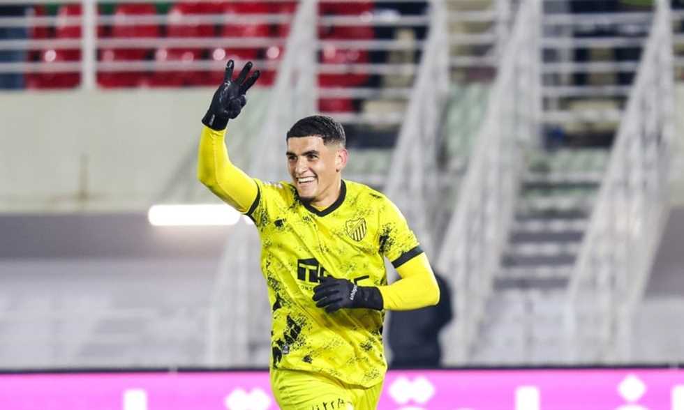 مفاوضات الأهلي والمغرب الفاسي تتطور بشأن انتقال سفيان بنجديدة
