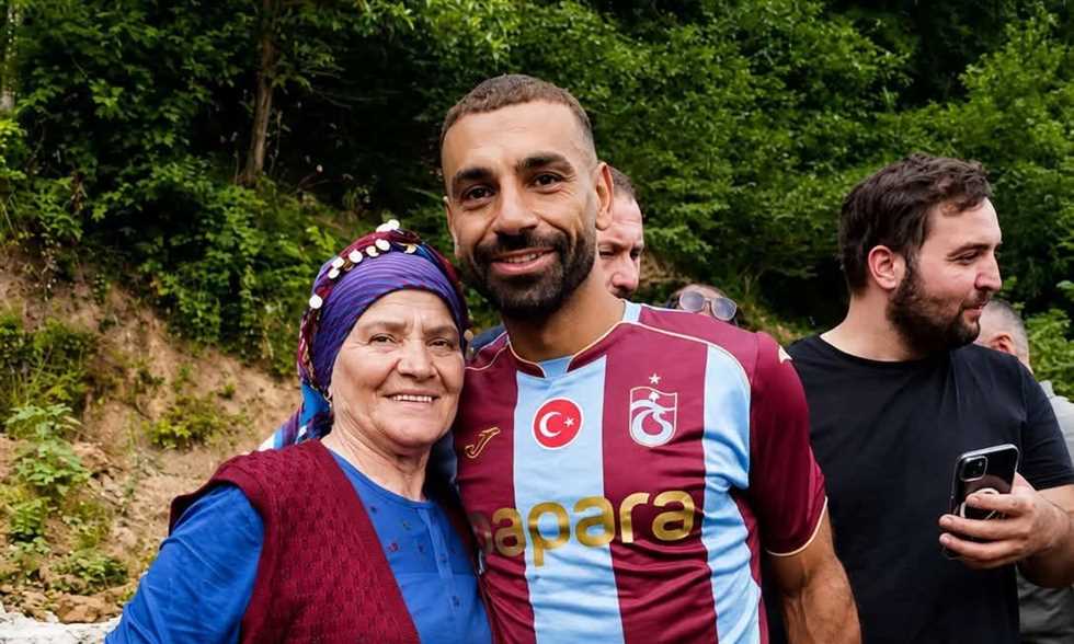 محمد صلاح من كواليس تصوير فيديو نادي طرابزون
