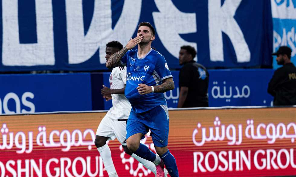 لقاء شهد 3 ركلات جزاء.. الهلال يبدأ موسمه برباعية في شباك الفيصلي