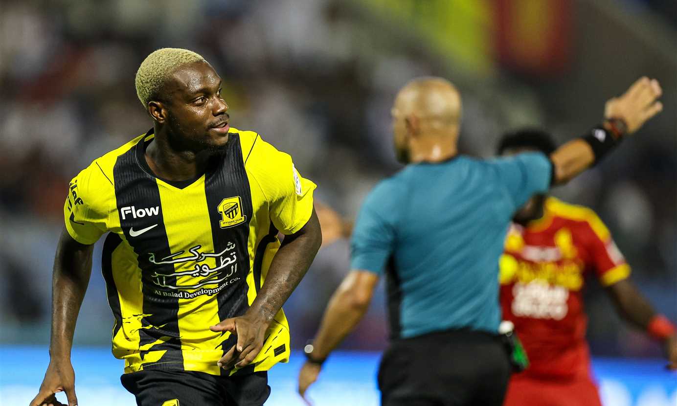 الأول منذ 2024.. اتحاد جدة يفوز على القادسية بـ 10 لاعبين
