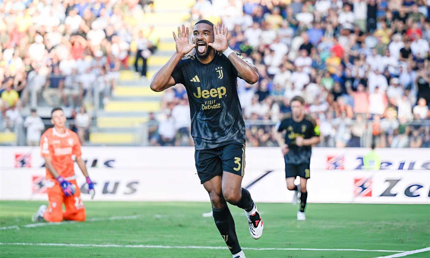 يوفنتوس يفتتح الدوري الإيطالي بالفوز على فروزينوني غي غياب عمر فايد