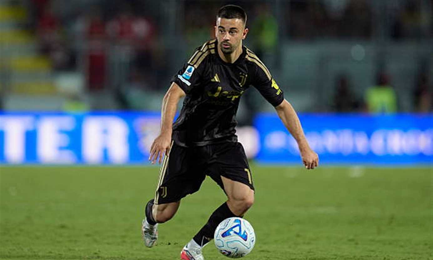 رومانو: زيجروفا ضمن المرشحين للانضمام إلى اتحاد جدة.. وهذا موقف اللاعب