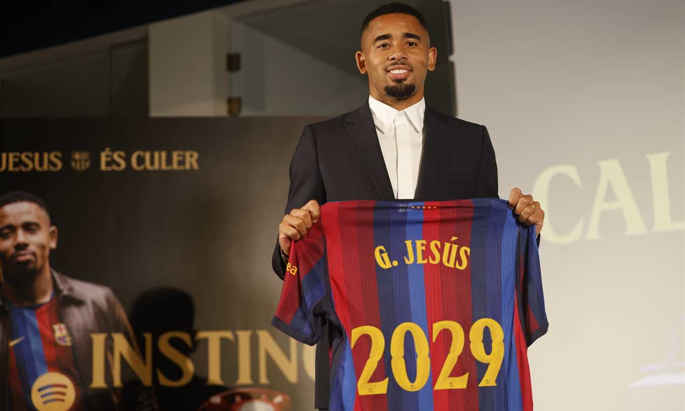 المهاجم الصريح يصل.. برشلونة يعلن ضم جابرييل جيسوس
