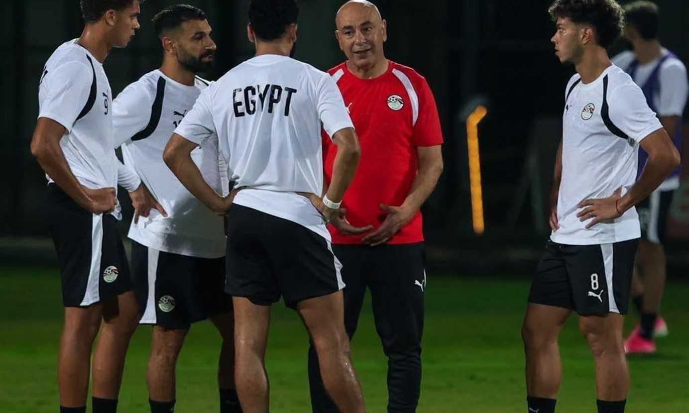 منتخب مصر يخوض مرانه مكتمل الصفوف استعدادا لأنجولا