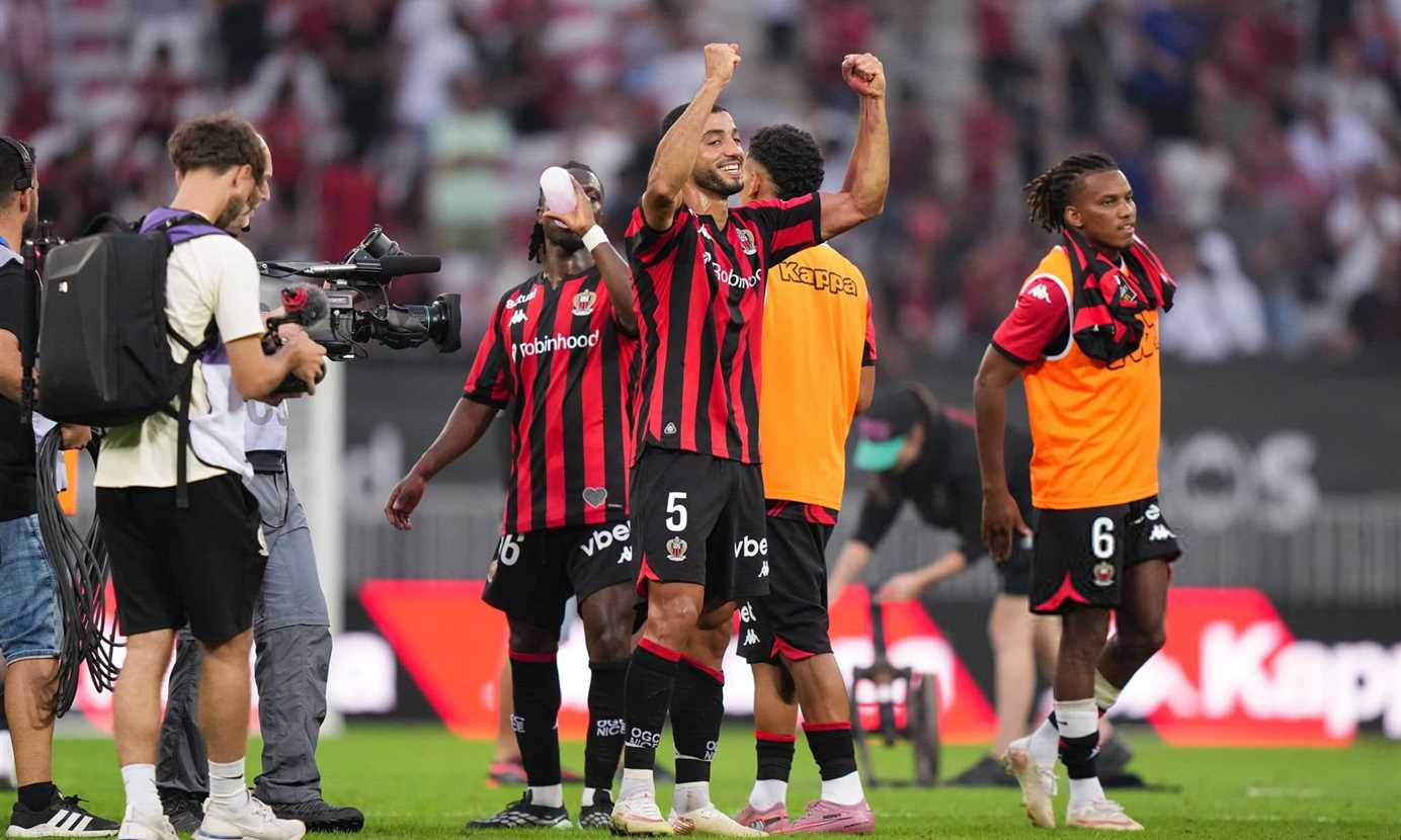 احتفال محمد عبد المنعم لاعب نيس بالفوز على ستراسبورج