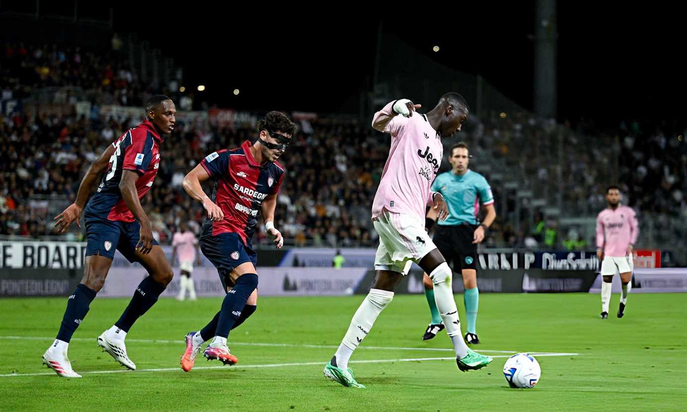 راندال كولو مواني لاعب يوفنتوس ضد كالياري
