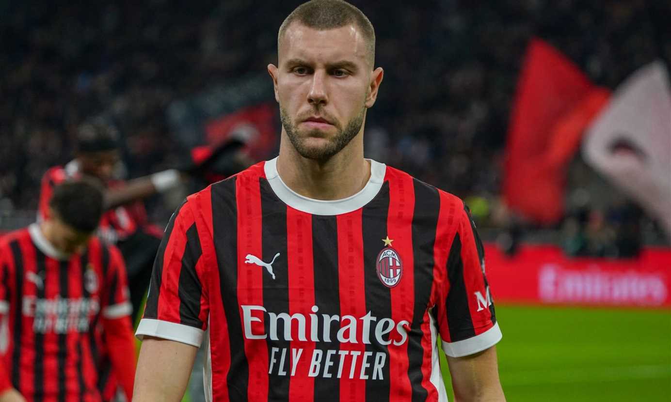 ستراهينيا بافلوفيتش لاعب ميلان