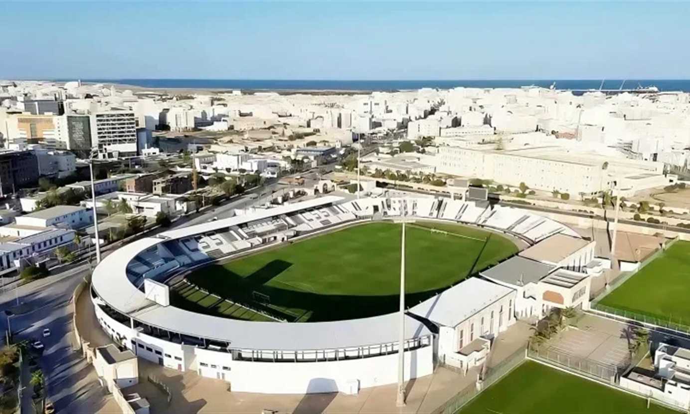 ملعب الطيب المهيري - تونس