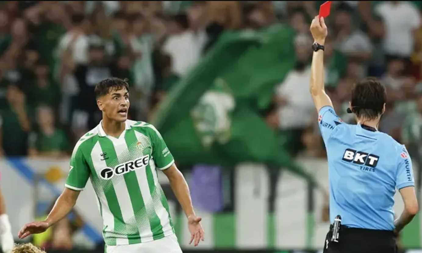 فاكوندو بيرنال - ريال بيتيس